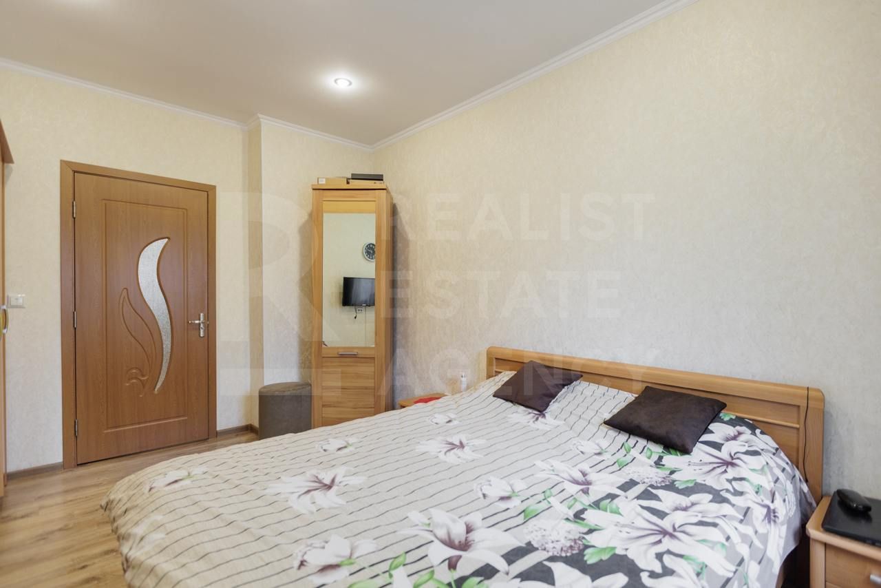 Vânzare, apartament, strada București , Centru - Poză 1