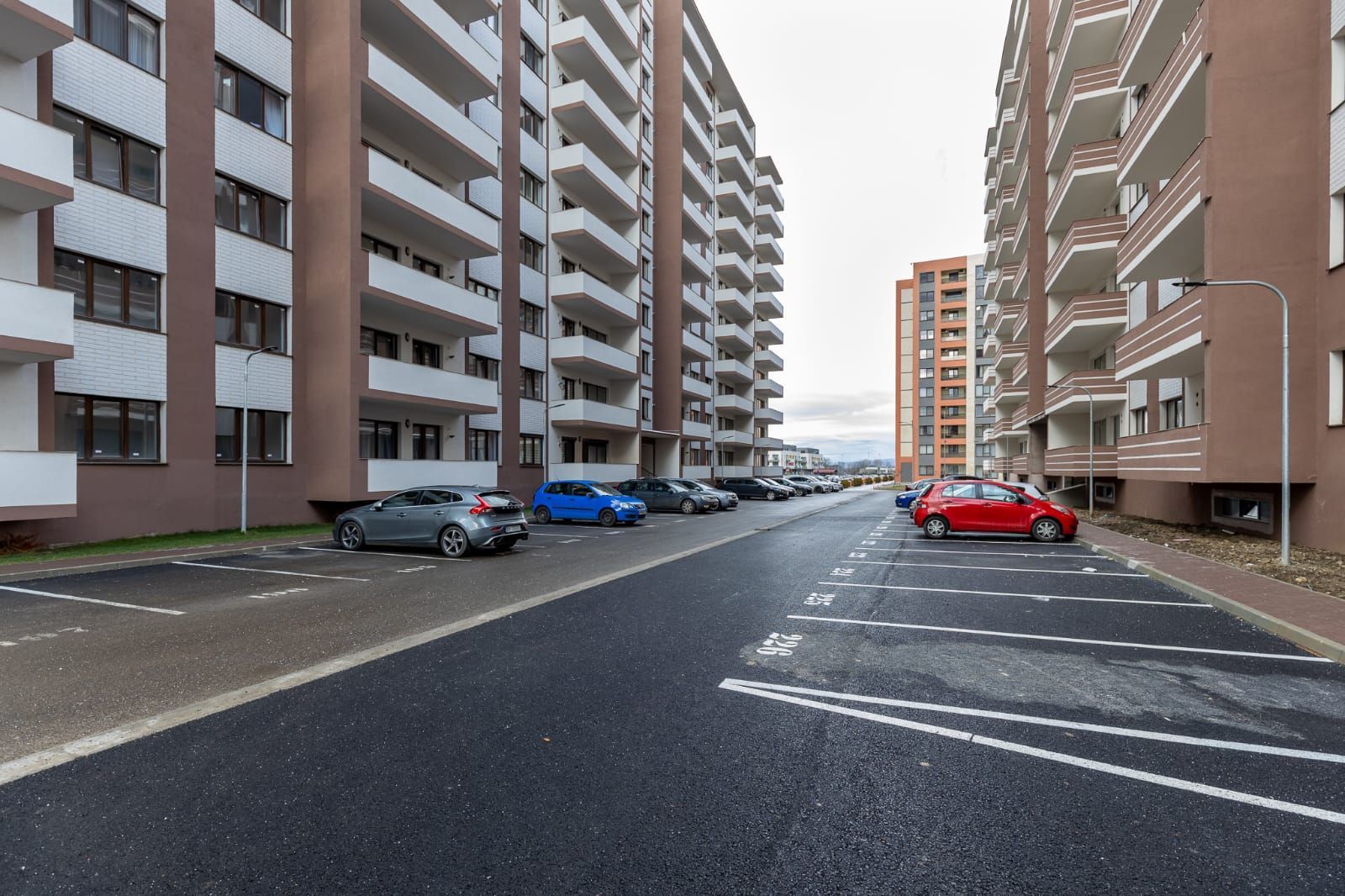 Coresi-Isaran apartament foarte spatios, 2 bai - Poză 14
