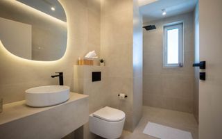 Apartament exclusivist cu terasă de 150 mp și jacuzzi încălzit - Poză 9