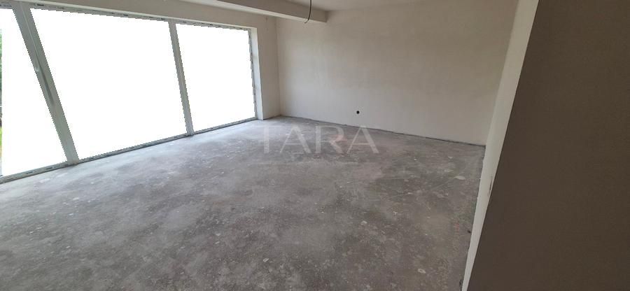 Spațiu, intimitate și grădină proprie – apartament în vilă cu 160 mp - Poză 2