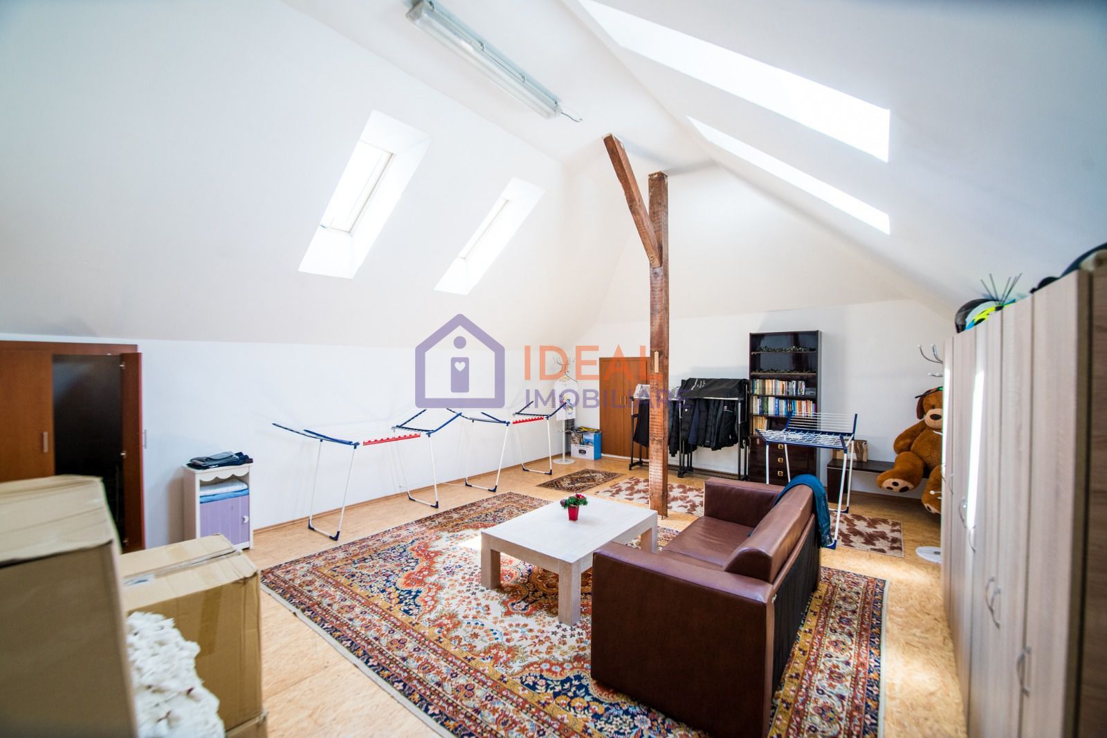 Casa Individuala cu 8 camere si 430 mp de curte, zona Calea Poplacii - Poză 14