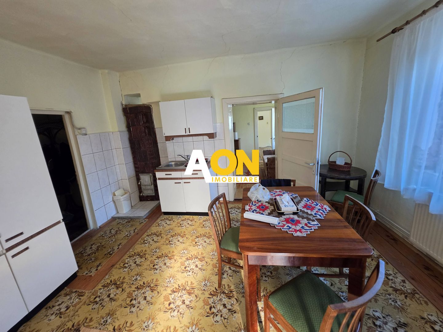 Casa cu 4 camere, 2024 mp teren, la asfalt, cu utilitati, Vintu de Jos - Poză 16