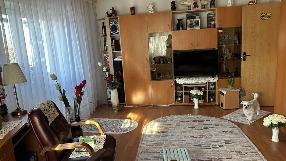 Vanzare Ap. 2 camere decomandat (zona Bd. Uverturii sector 6) - Poză 2