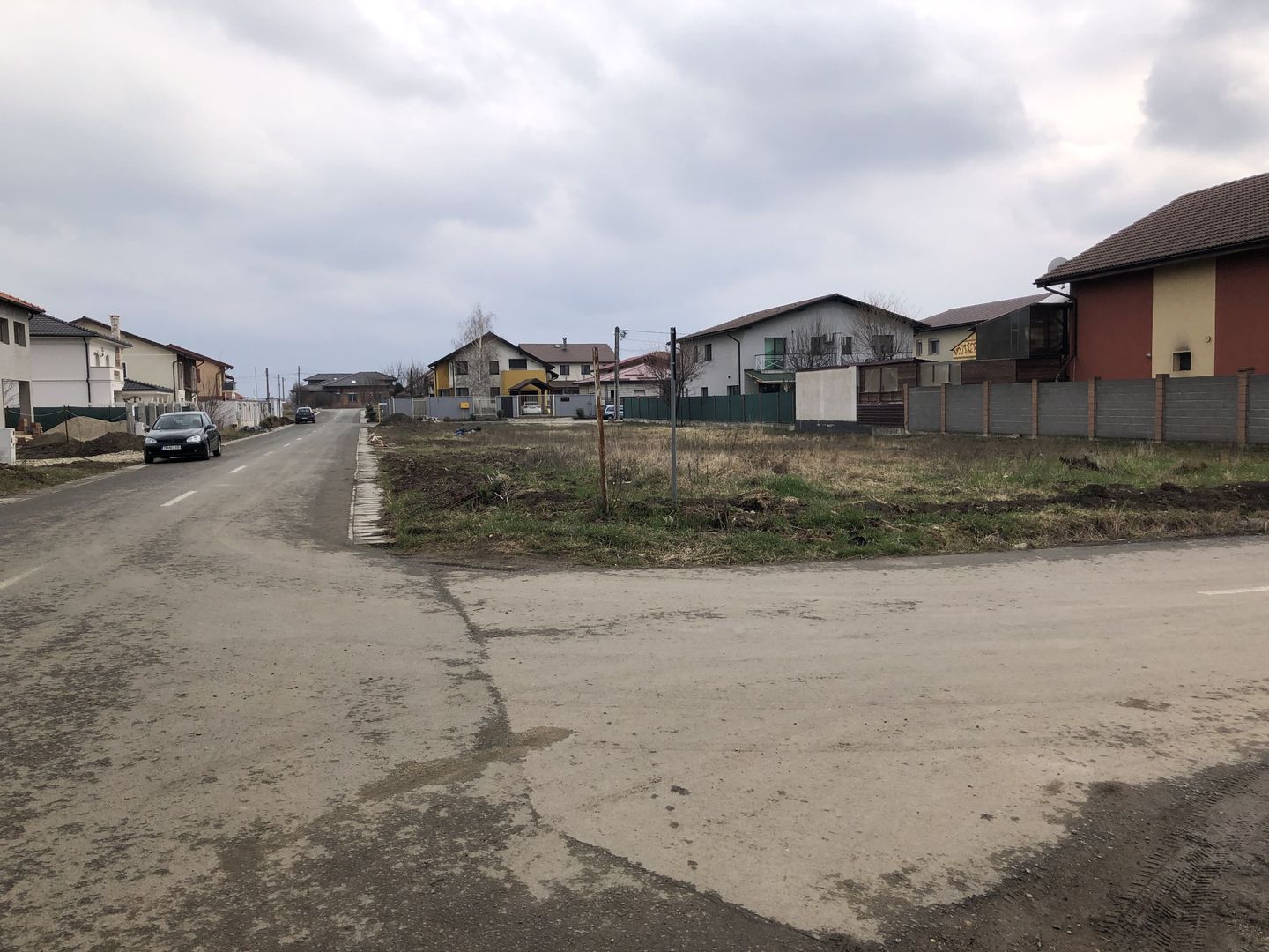 Teren 622mp -2 fronturi str comision 0 - Poză 2