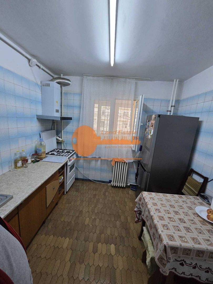 3 camere Crangasi-Bloc reabilitat-450 m metrou - Poză 2