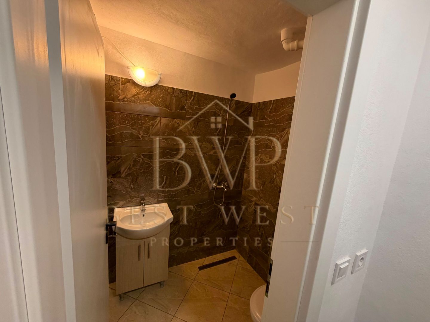 Garsonieră renovată Buziașului parter - Poză 4
