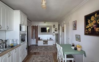 Apartament de vanzare 3 camere, 66 mp, 2 bai, balcon, 2 parcari - Poză 2