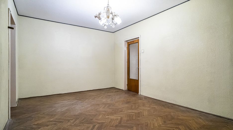 Drumul Taberei 3 camere, 4/10, bloc stradal, c-tie 1980, bucatarie mare, 2 bai - Poză 3