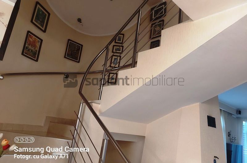 Casa lux cu 5 camere in Rontau - Poză 11