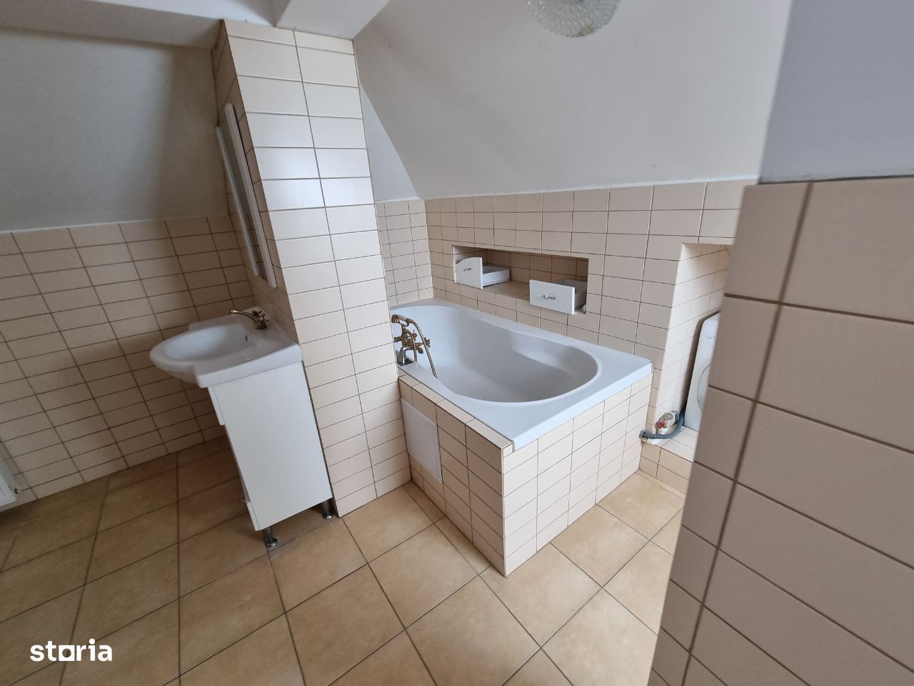 Chirie sau Vânzare - Vila Mare 3 Apartamente + Buncăr – Privat Afacere - Poză 17
