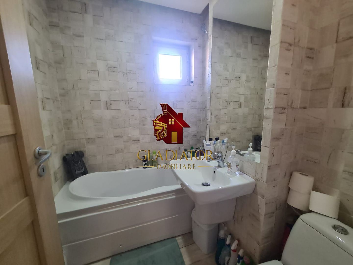 Apartament 2 camere – Tătărași, Ateneu – Etaj 2/4 – Renovat, poziție e - Poză 4