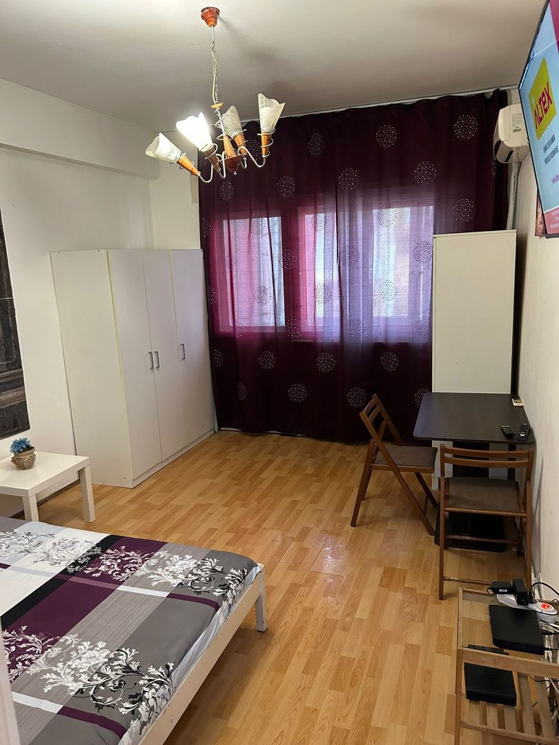 Garsoniera de inchiriat in zona Universitate, ultracentral, cu centrala proprie - Poză 5