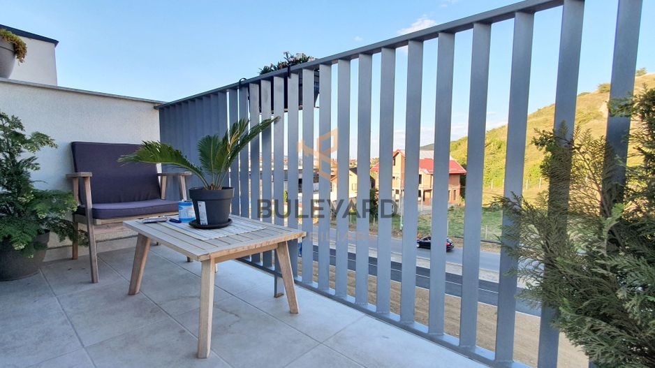 Apartament cu 3 camere, zona strazii Eroilor! - Poză 1