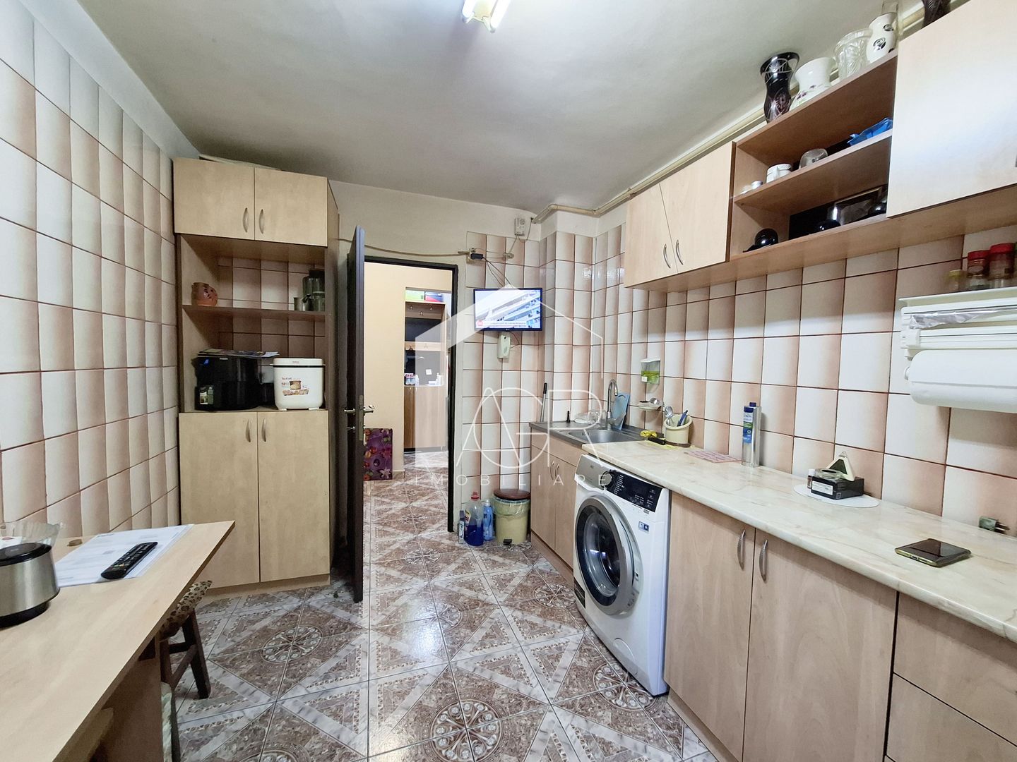 Apartament cu 3 camere, decomandat, zona Vest - Poză 5