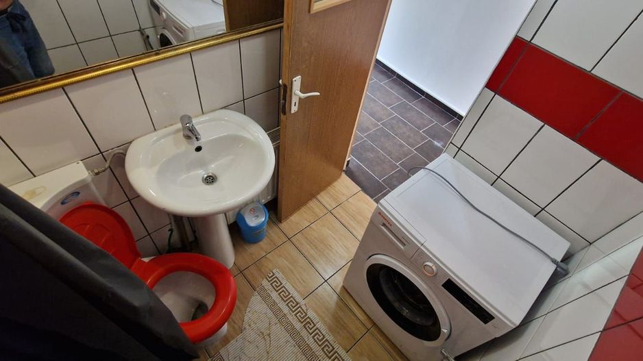 Apartament renovat cu o camera pe 2 nivele | Curte | Parcare | Grigorescu - Poză 15