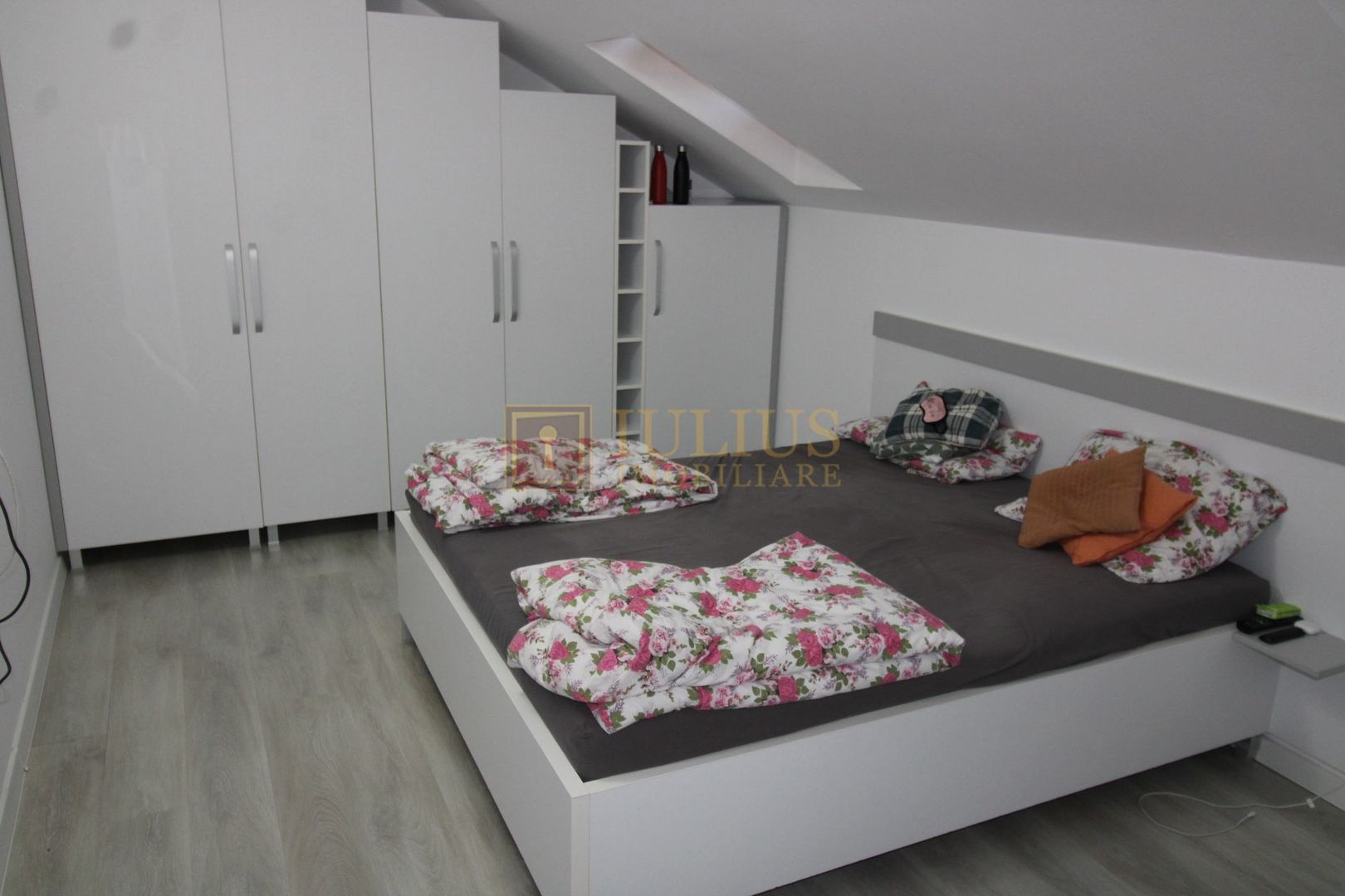3 camere,  Giroc, la 10 min de Spitalul Judetean, loc parcare inclus - Poză 1