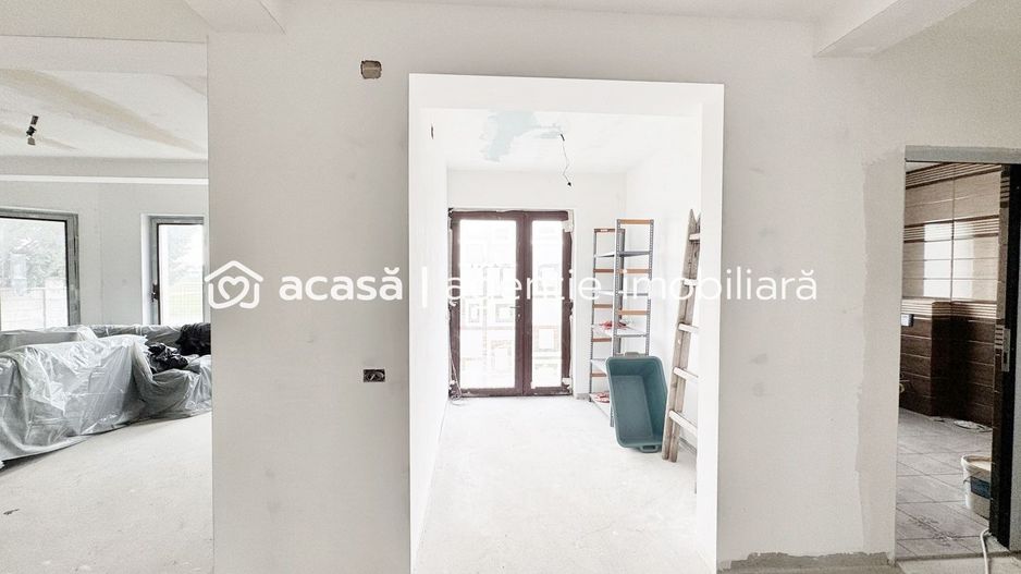 Vilă unică, gata să devină locuința ta de vis, în Livada. - Poză 3