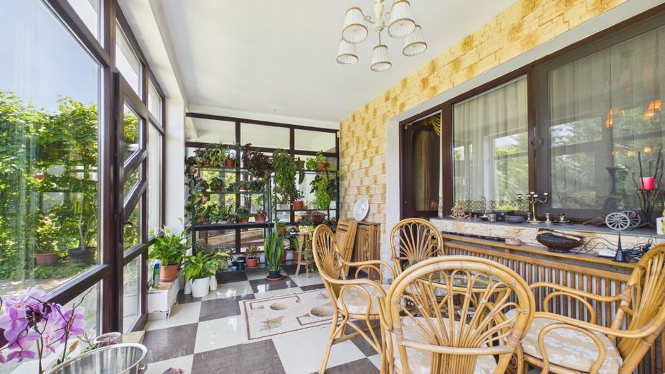 Vilă 10 camere + spațiu comercial | teren 1.300 mp | Otopeni 23 August - Poză 9