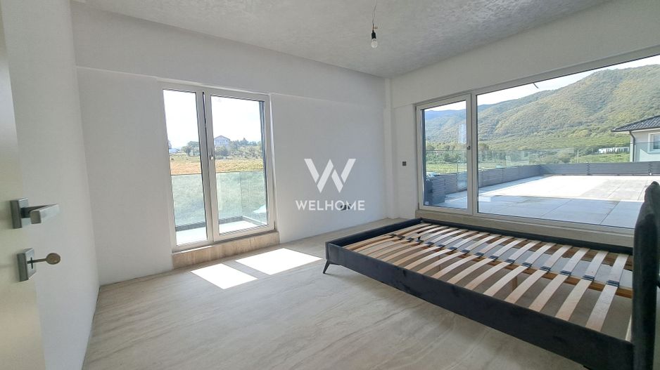 Casa cu piscina interioara si proveliste catre CETATE - Poză 14