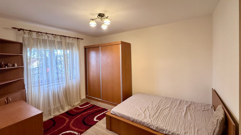 Apartament decomandat 3 camere de închiriat în Piața Bălcescu - Poză 7