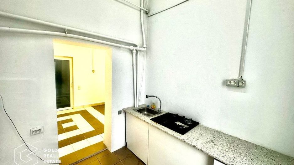 Oportunitate! Spatiu comercial situat in inima orasului, 3 camere, acces stradal - Poză 4