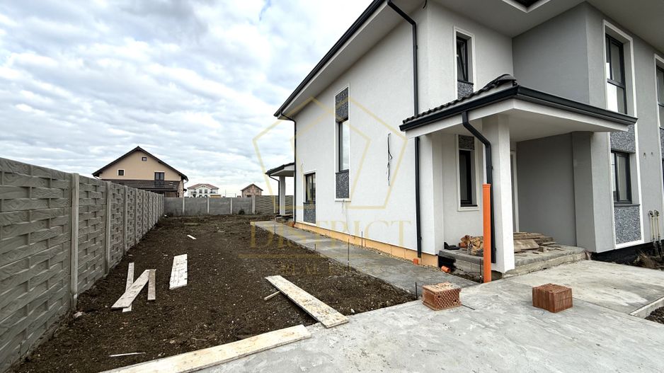 Duplex cu bucatarie inchisa si 4 camere | Sacalaz - Poză 13