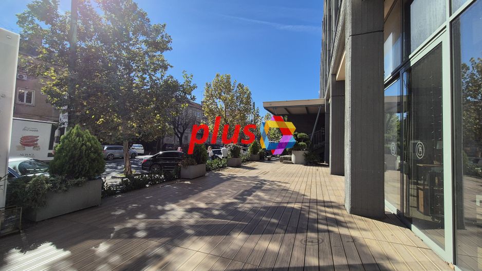 Spatiu Central cu vad pietonal și auto - 414 mp #plus-imo.ro - Poză 7