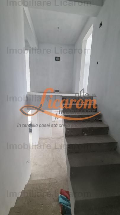 Vila Stupini P+E, 5 camere,curte,acces auto.(Parte Duplex) - Poză 2