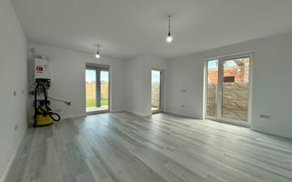 Casa tip duplex de 110 mp utili cu 4 camere | Sacalaz - Poză 1