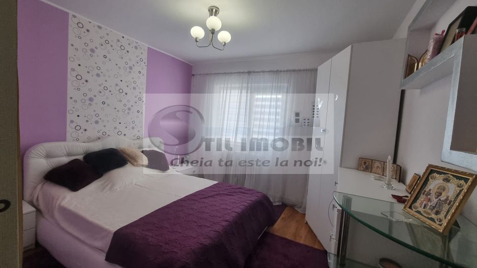 Apartament cu 3 cam, dec, 75 mp, 2 bai, balcon, Nicolina - 135000 euro - Poză 5