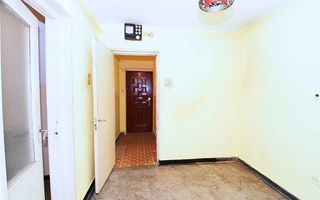 Vanzare apartament 3 camere, decomandat, etaj 2, Gavana - Poză 2