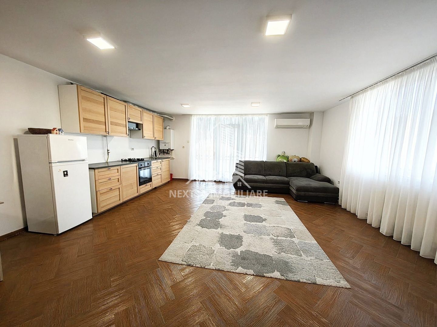 Apartament 4 camere, 118mp utili plus 4 balcoane Mamaia - Poză 4