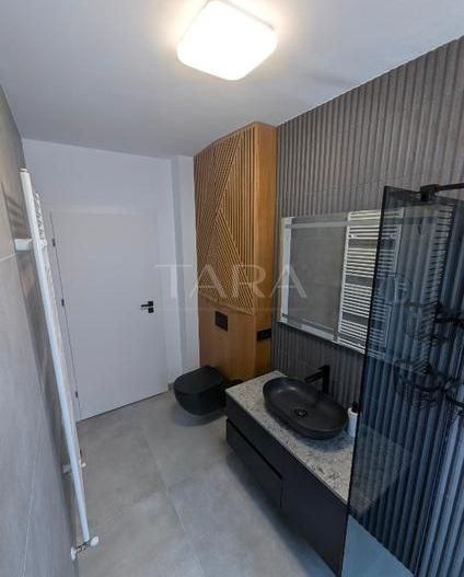 Apartament spațios și modern în Borhanci - Poză 12