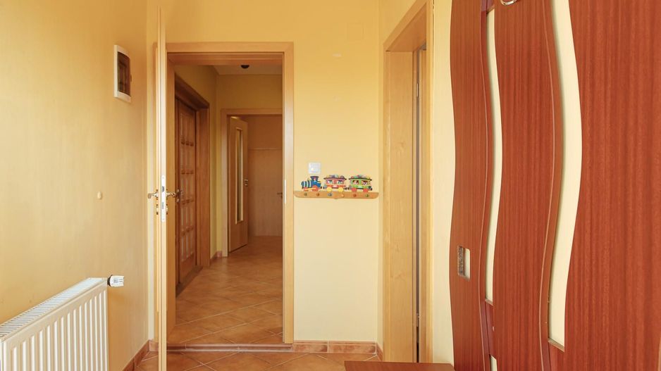 Casă nouă, intrare Stupini - Poză 29