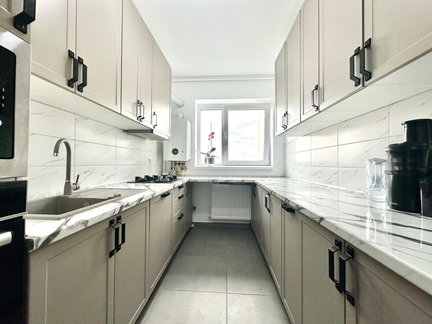 Apartament 3 camere, decomandat, cu loc de parcare - Poză 4