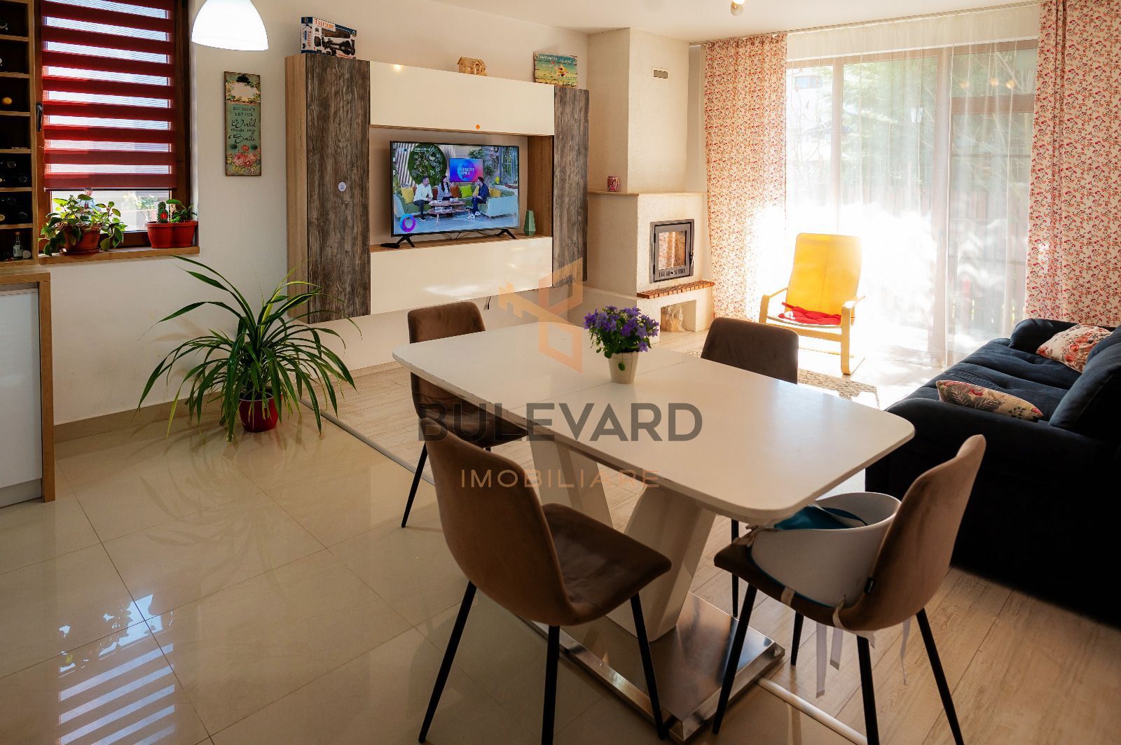 Comision 0! Casa de tip duplex cu 5 camere, zona strazii Urusagului! - Poză 1