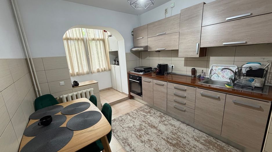 Apartament 3 camere de vânzare  Gorjului - Poză 1