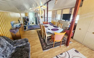 🏡 Casă spațioasă cu 9 camere în Strejnicu – pentru locuință, birouri - Poză 51