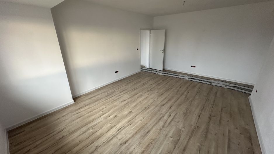 Apartament 2 camere la Mansarda zona Bucovinei - Poză 1