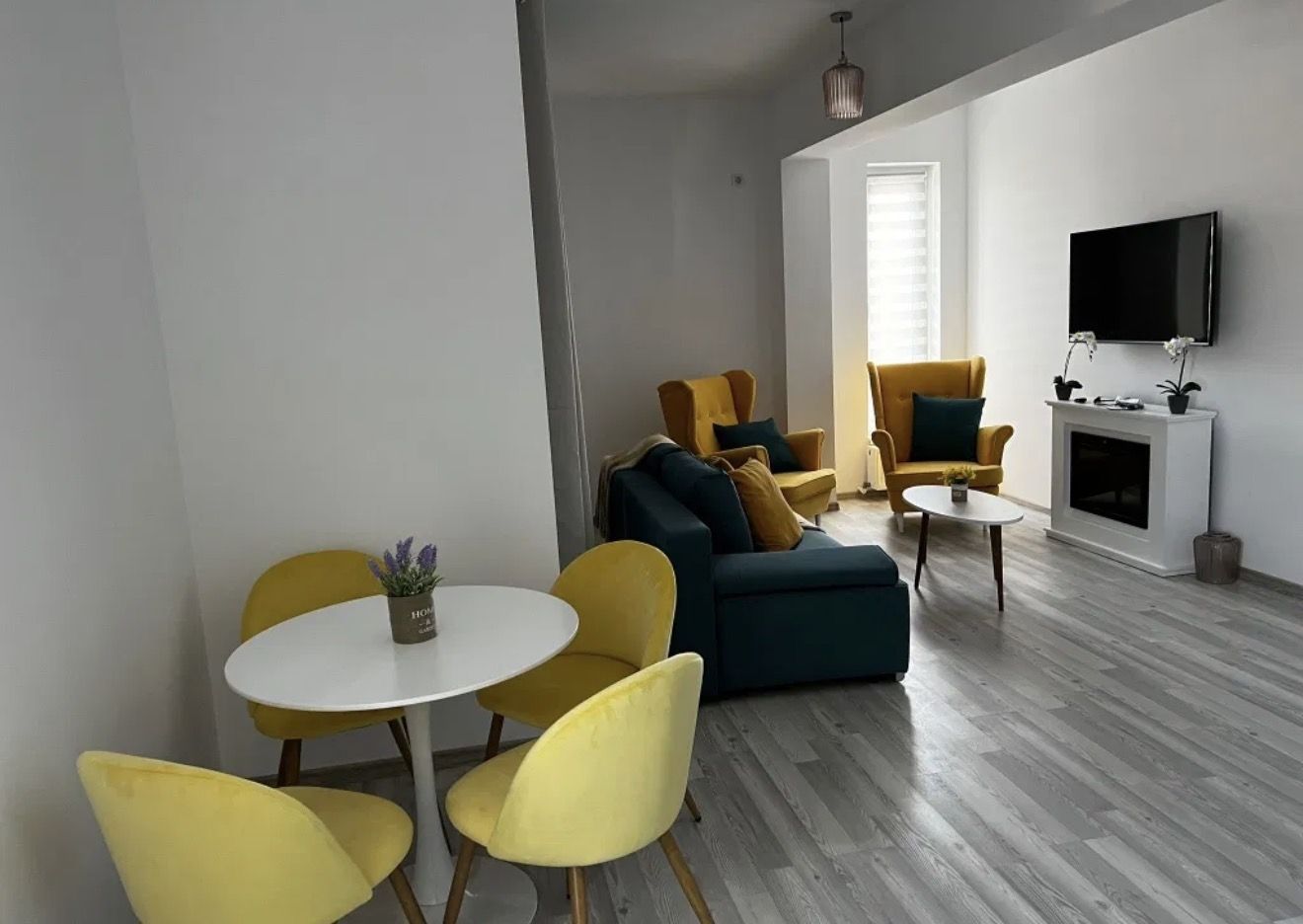AP. 2 CAMERE- ANDRONACHE, PARCARE INCLUSA, CENTRALA, NEGOCIABIL - Poză 1