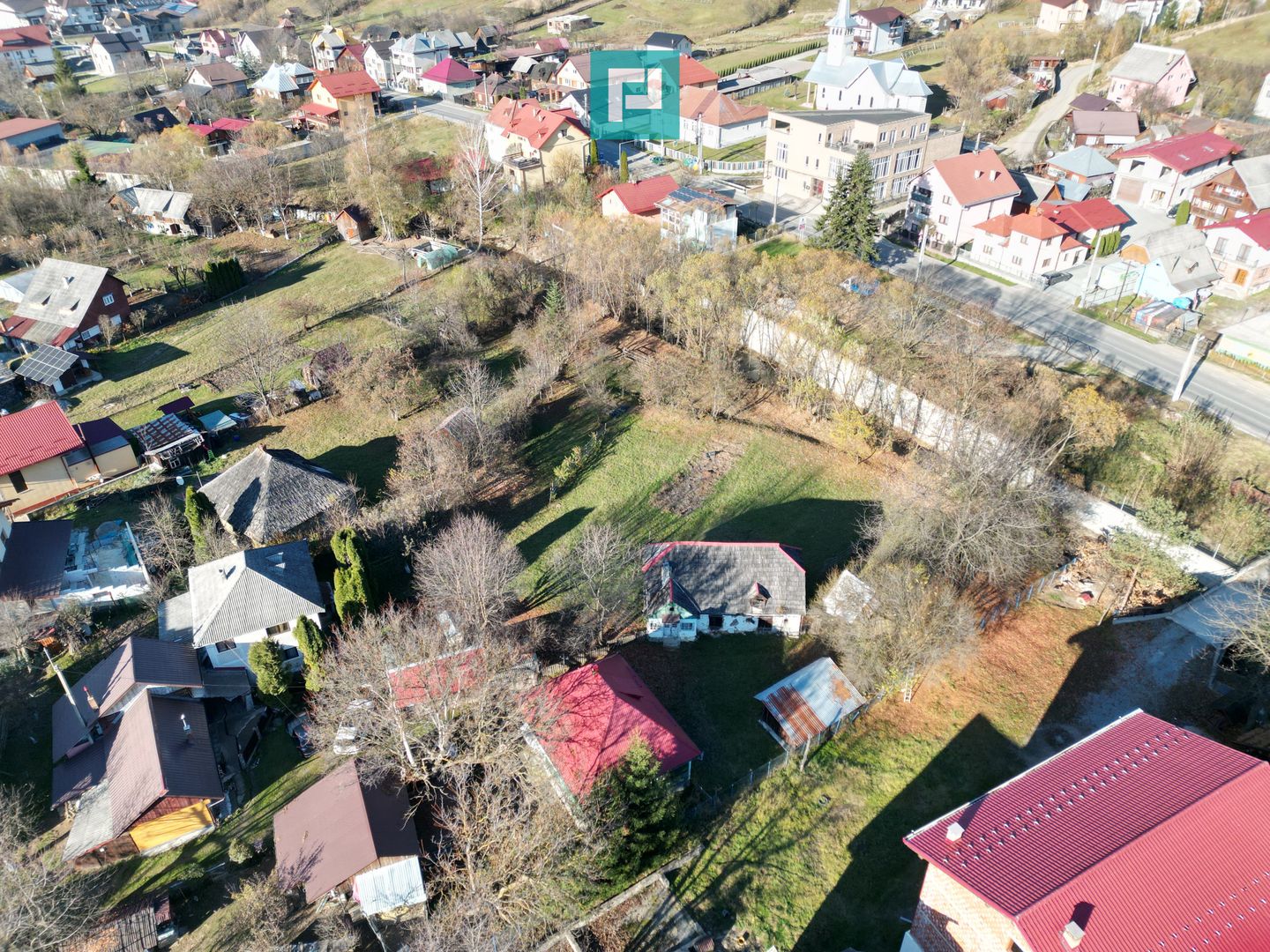 Casă de lemn, cu teren în Borșa - Poză 9