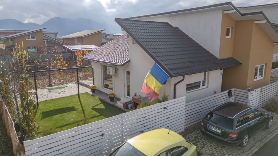 Casa mobilata utilata modern cartier Izvor Tarlungeni Brasov - Poză 3