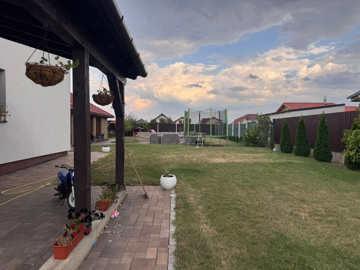 Casa individuala, carport, curte superba, Cristian, Sibiu - Poză 1