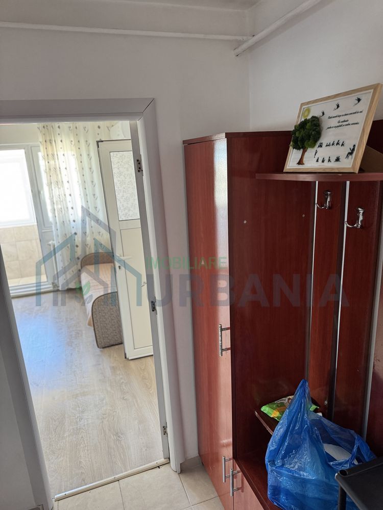 Inchiriez apartament 3 camere podu ros - Poză 2