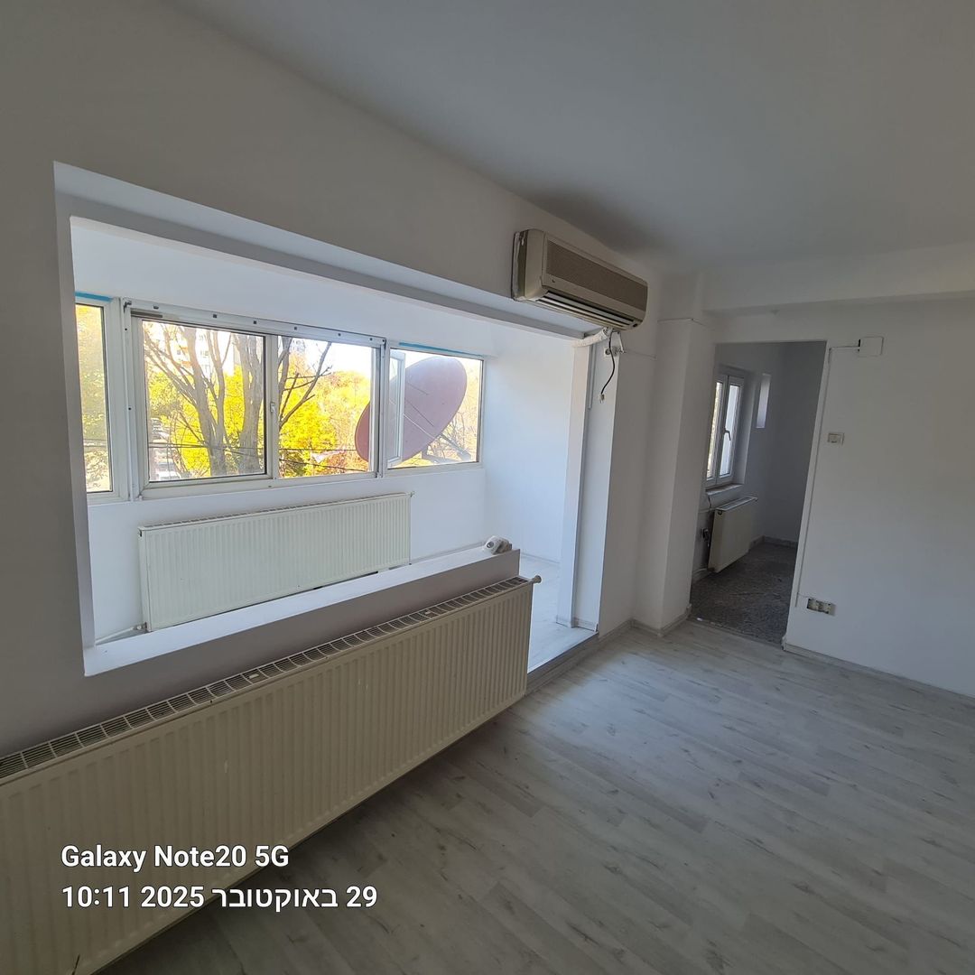 De inchiriat apartament cu 3 camere , Tineretului sector4 - Poză 1