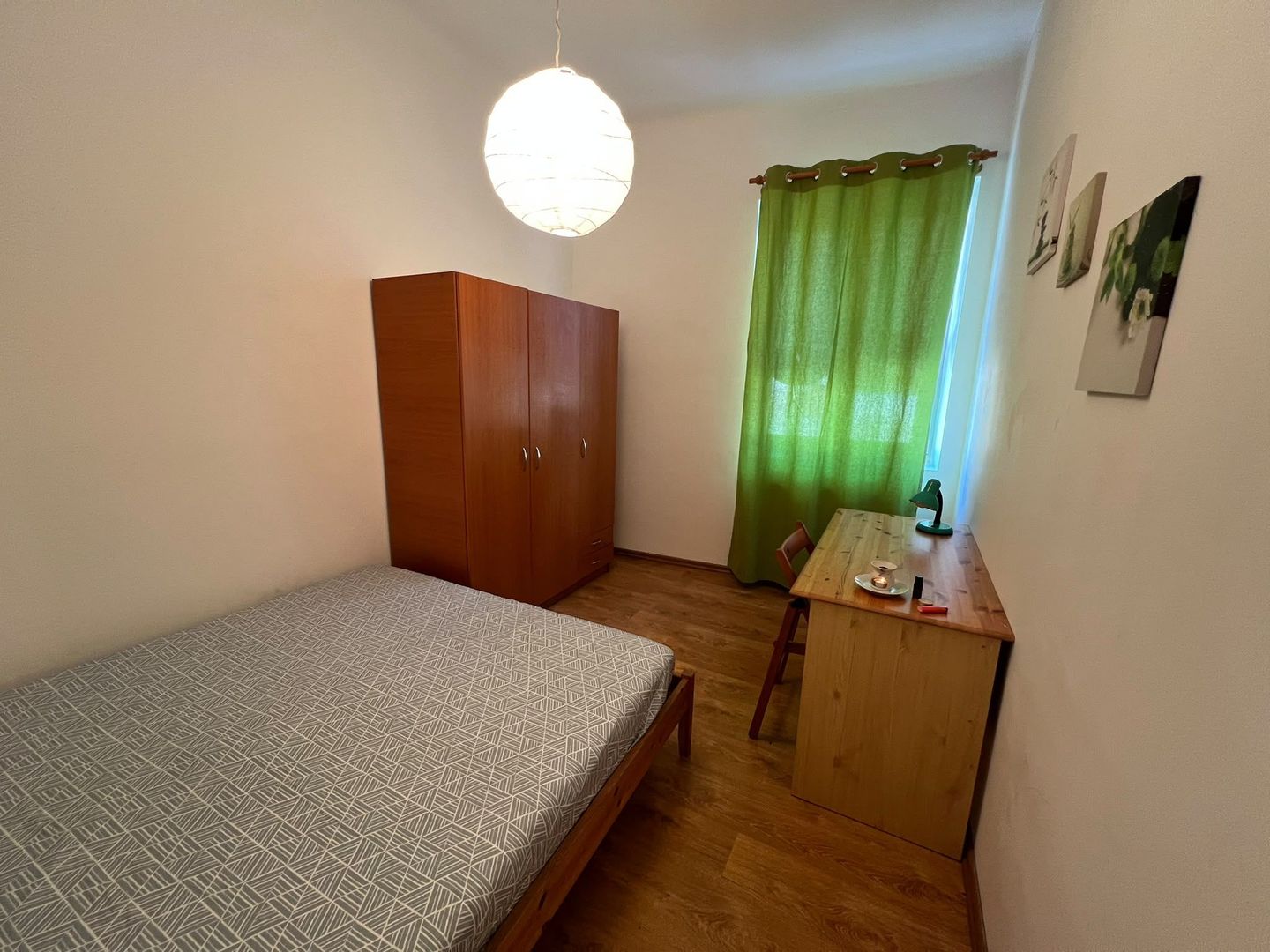 Apartament de inchiriat-2 camere,cu bai proprii,centrul orasului - Poză 2