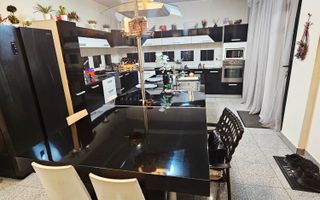 🏡 Casă deosebită – 2 unități locative, 6 dormitoare, zona Albert - Poză 10