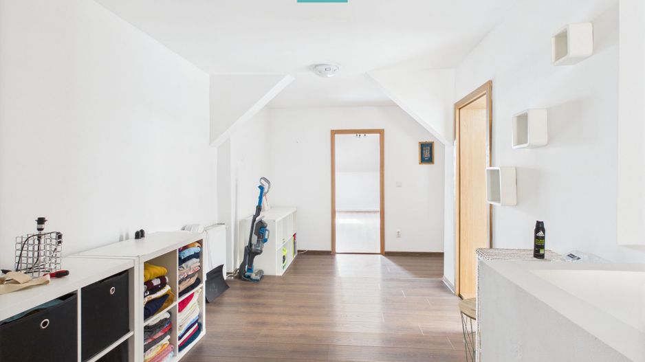 Casă cu 6 camere în zona Central - Poză 11