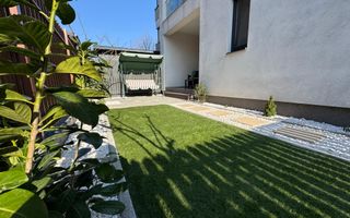 Apartament cu 3 camere, curte proprie si loc de parcare - Poză 1