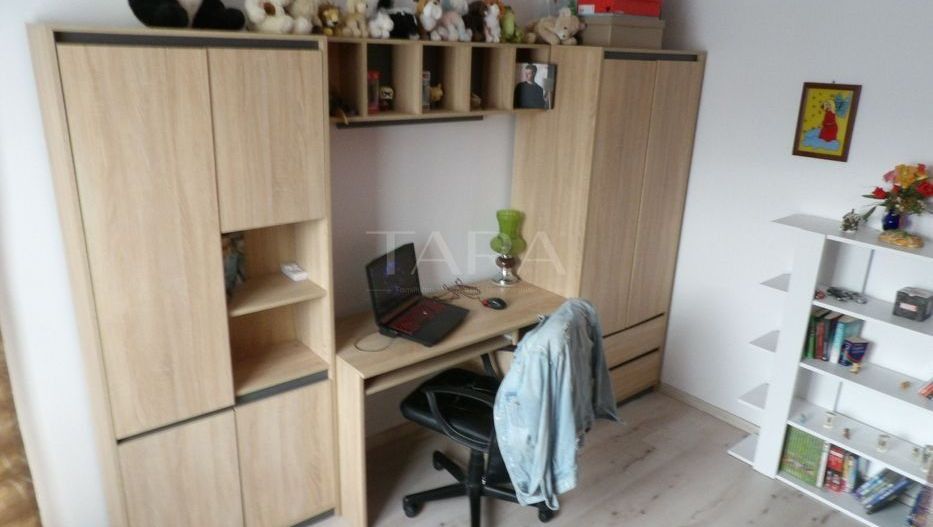 Apartament cu 3 camere de vânzare, Floresti - Poză 3